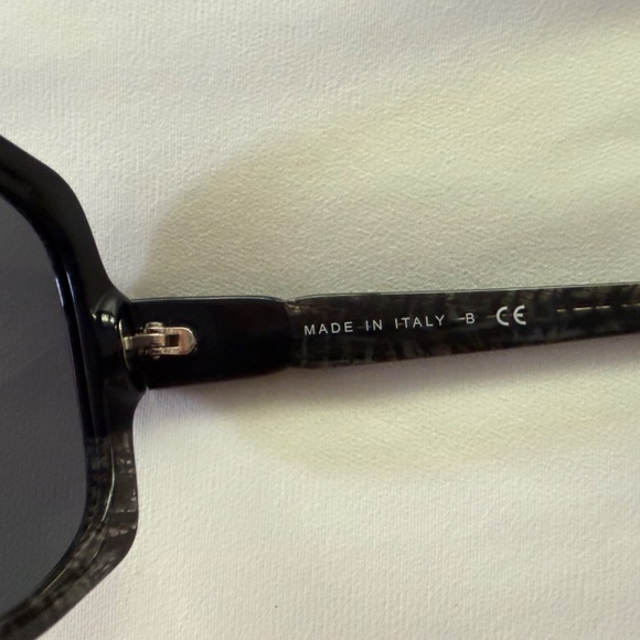 Chanel sunglasses - Picture 3 of 4